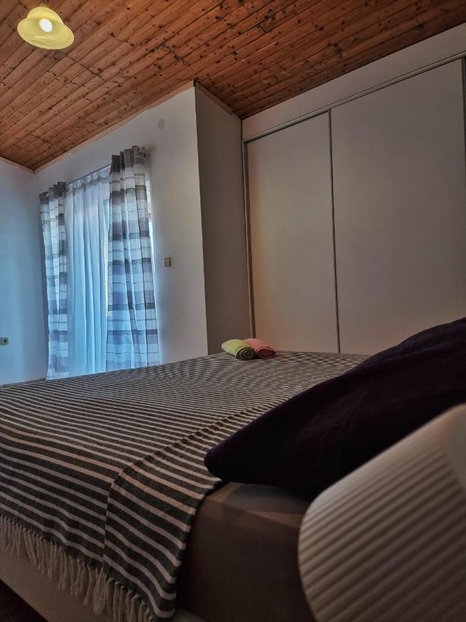 Guesthouse Dila Galovac  Экстерьер фото